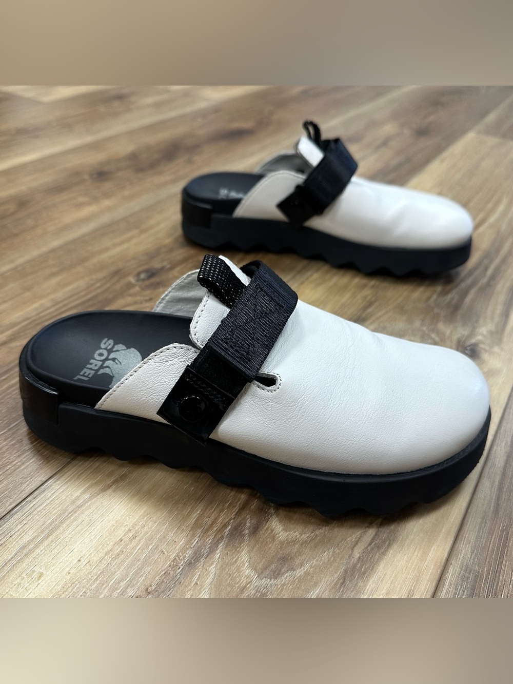 Sorel Vibe Mule Slide Clog White Leather Shoes, NL4971-125, Women’s 7